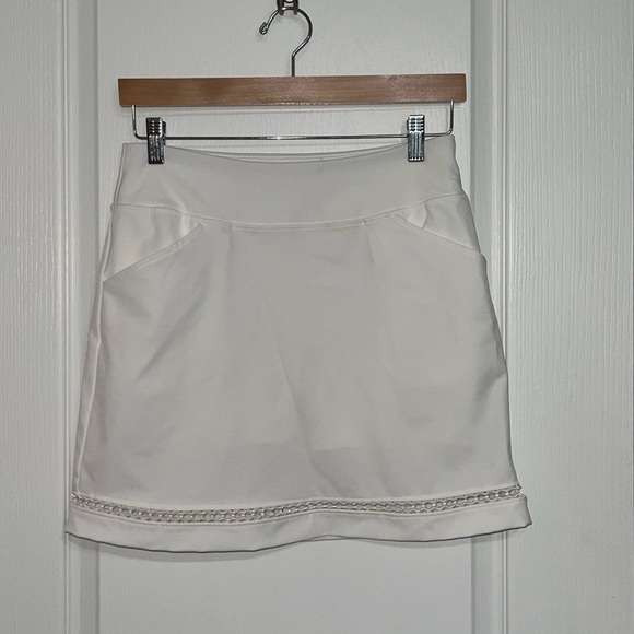 LILLY PULITZER MONICA SKORT Resort White Embellished Eyelet Elegant Lace Trim 2 - Picture 2 of 9